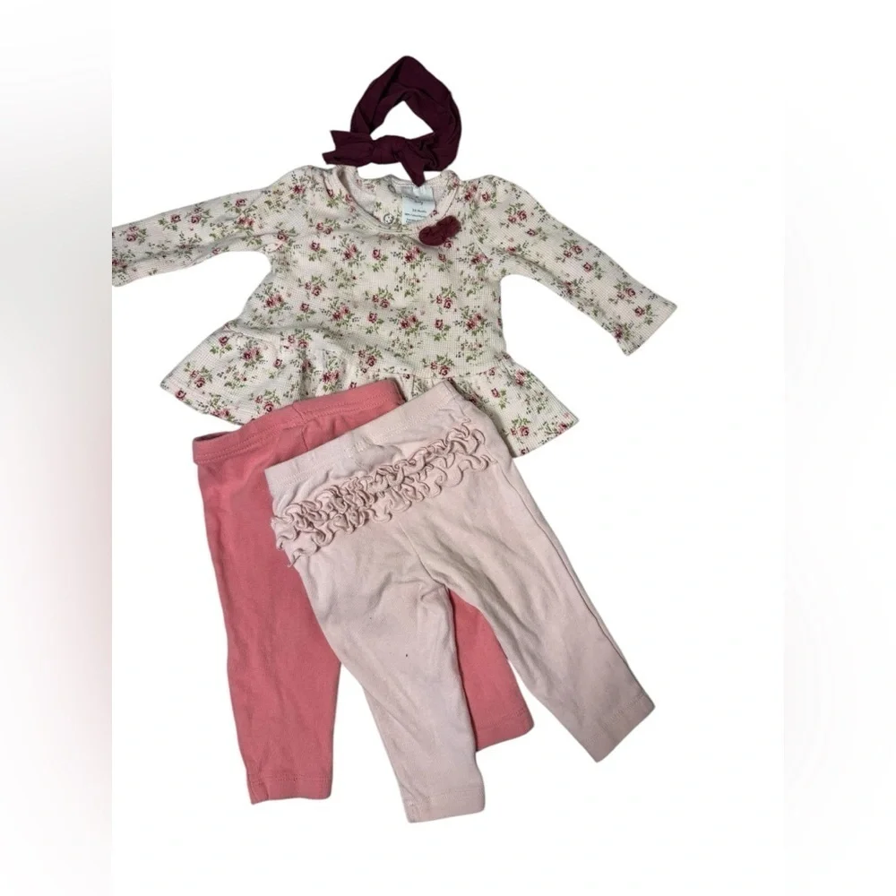 Carters brand bundle Kids 3-6 months old - 18 items for girls